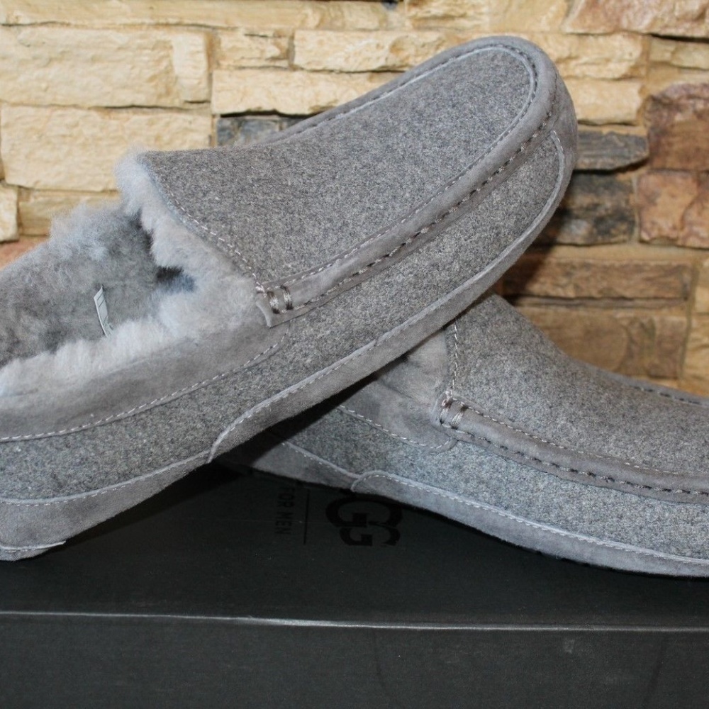 UGG‎ ASCOT Wool Suede Slippers